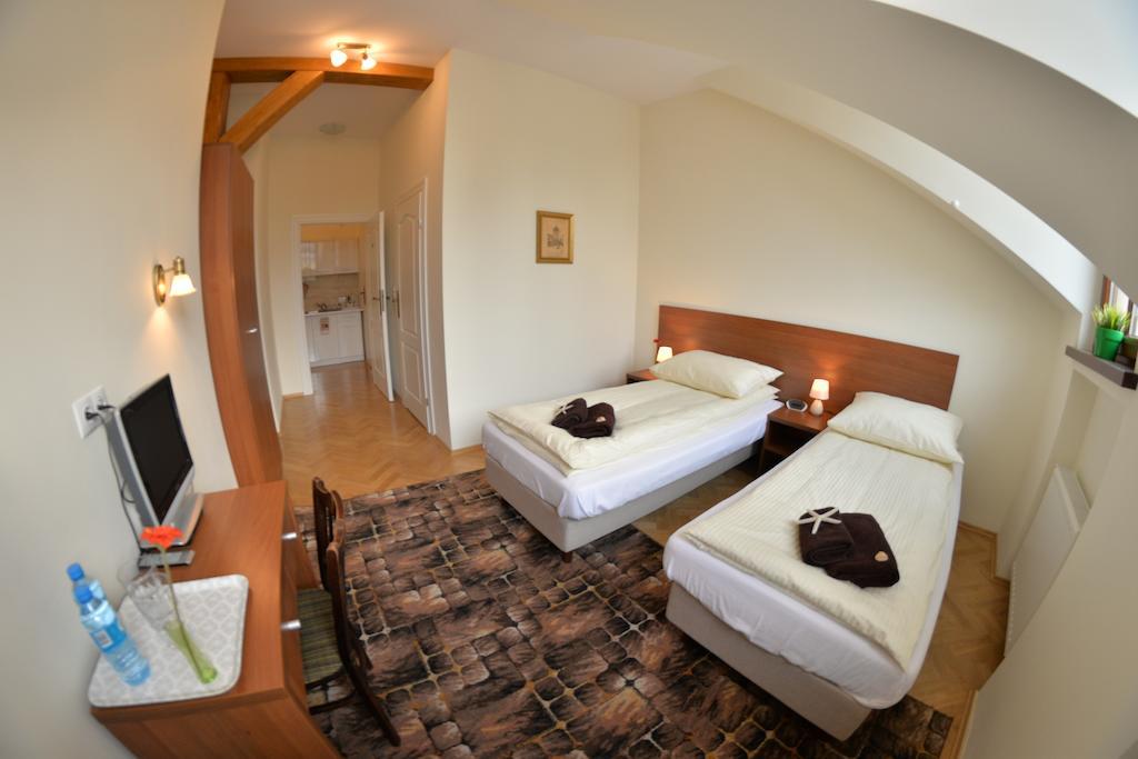 Royal Route 29 Comfort Rooms Cracovie Chambre photo