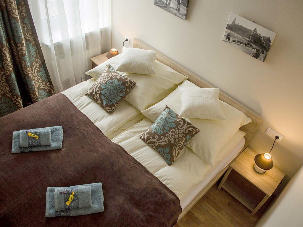 Royal Route 29 Comfort Rooms Cracovie Extérieur photo