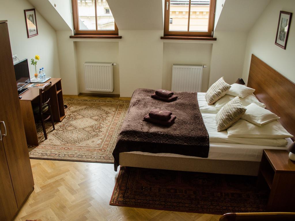 Royal Route 29 Comfort Rooms Cracovie Extérieur photo