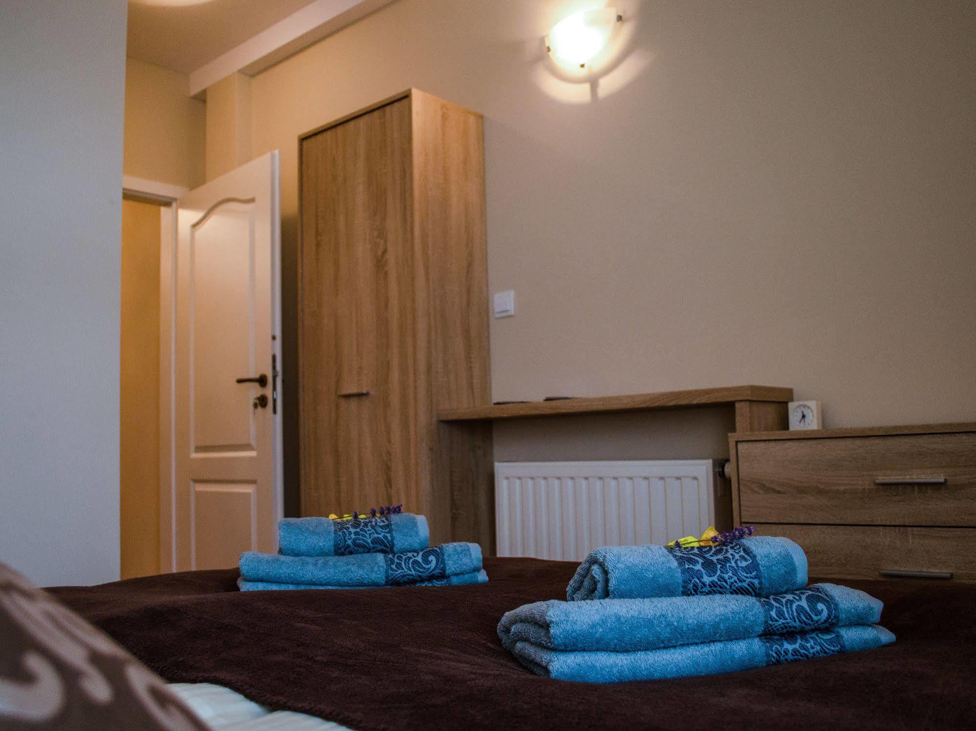 Royal Route 29 Comfort Rooms Cracovie Extérieur photo